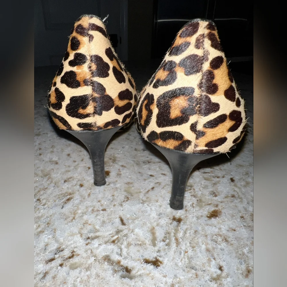Women's Coach Zan Pointed Toe Animal Leopard Print Haircalf, Size 9.5 - Picture 2 of 8